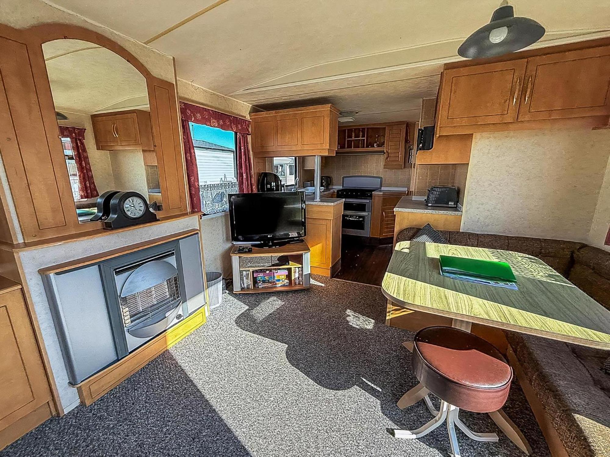 8 Berth Caravan With Free Wifi At Heacham Holiday Park In Norfolk Ref 21008E Екстер'єр фото